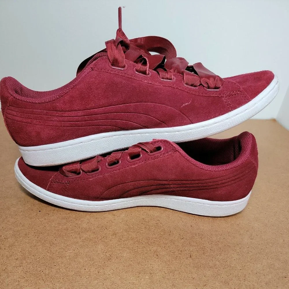 Puma Women's Sneakers Shoes Size 10M Ribbon Laces Soft Foam Insole Maroon
